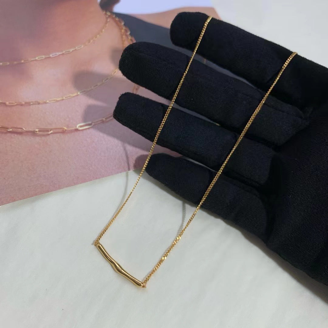 Gold horizon necklace